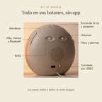 Así se maneja el despertador de luz ZOMI Sunrise, visto por detrás: el botón de arriba enciende la luz y pospone; los demás, atardecer, más y menos con Bluetooth, brillo, volumen, hora y alarmas, y la corriente por USB-C